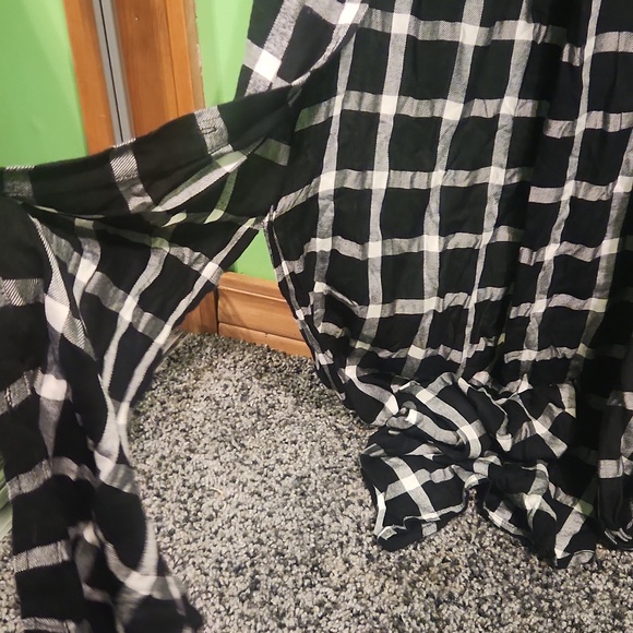 Long Button Up Plaid Tank Top - Picture 5 of 8